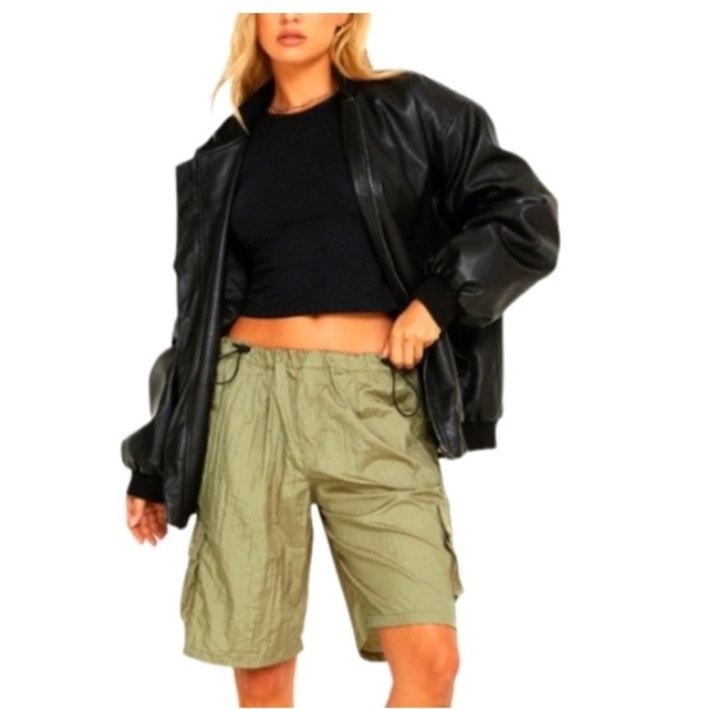 🔥Motelrocks,sTenchi Shorts in Metallic Green,Cargo,Front& Back Pockets,Size XS - Picture 2 of 9